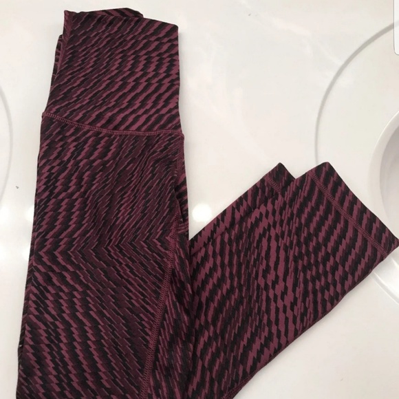 Lululemon - Picture 2 of 4